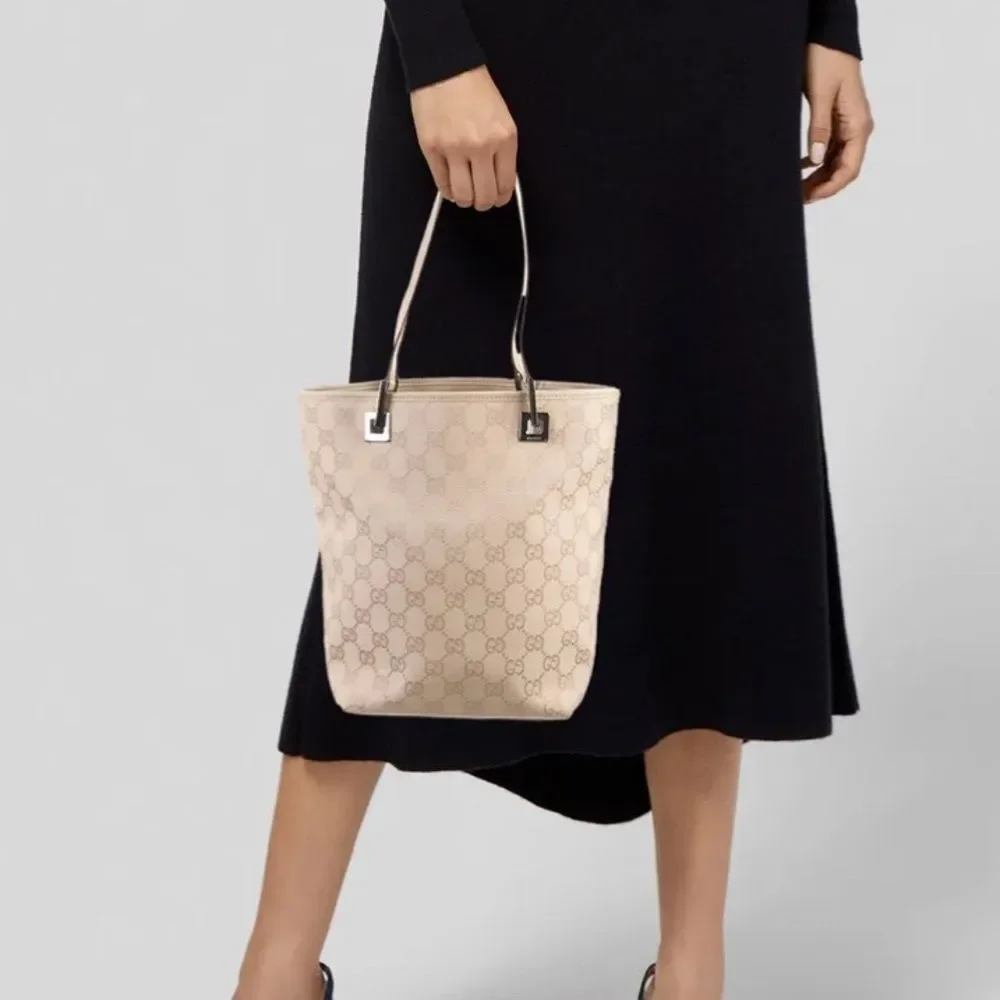 💯 AUTH Gucci Neutrals monogram Canvas bucket Tote